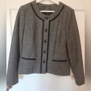 Size meduim Chanel style jacket, black and white